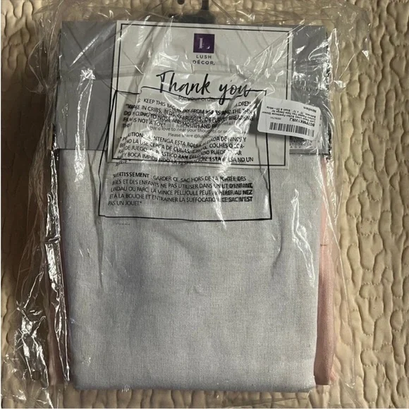 🔴 Lush Decor Two-Tone Blush and Cream Shower Curtain! 🔥 - Picture 4 of 4